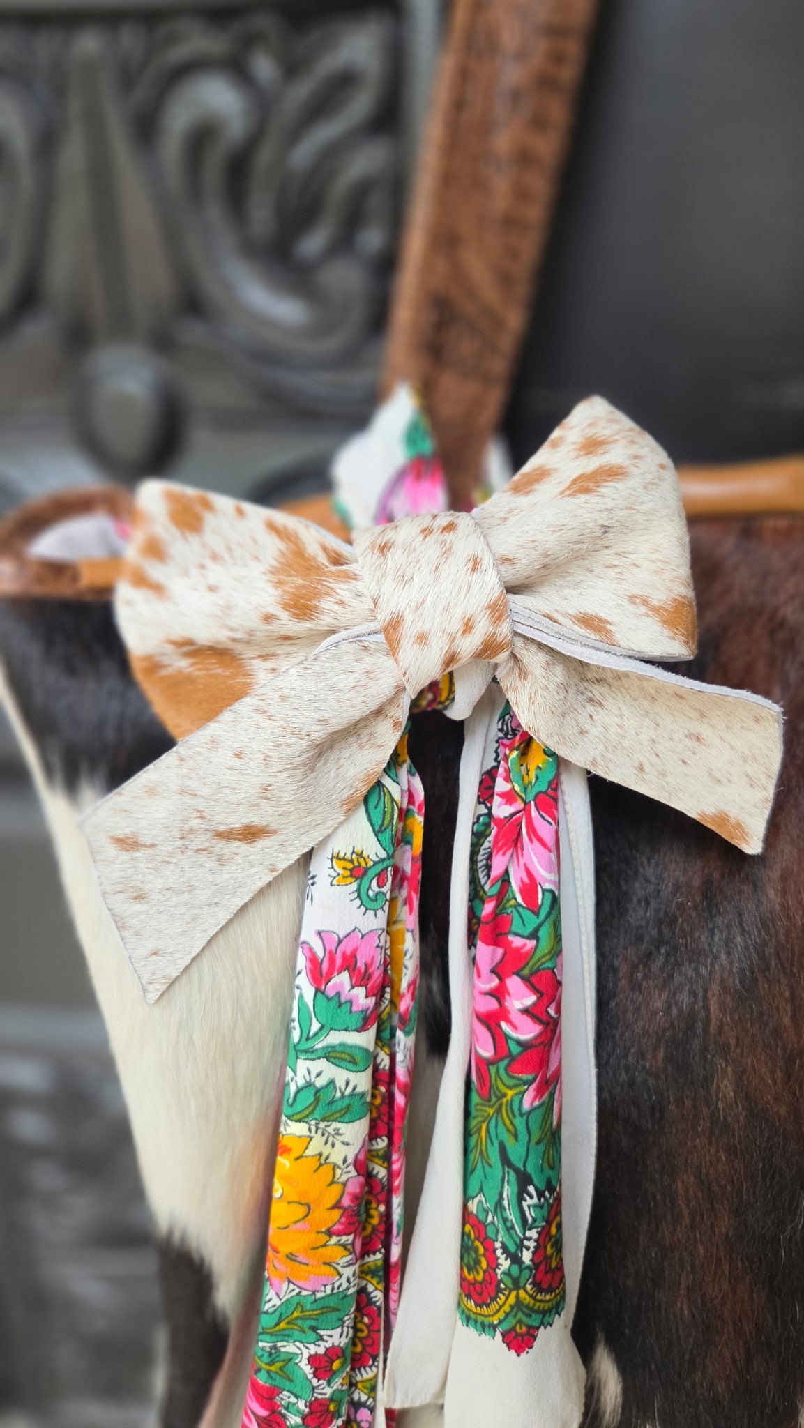 Bow Clip - Genuine Cowhide - White and Brown