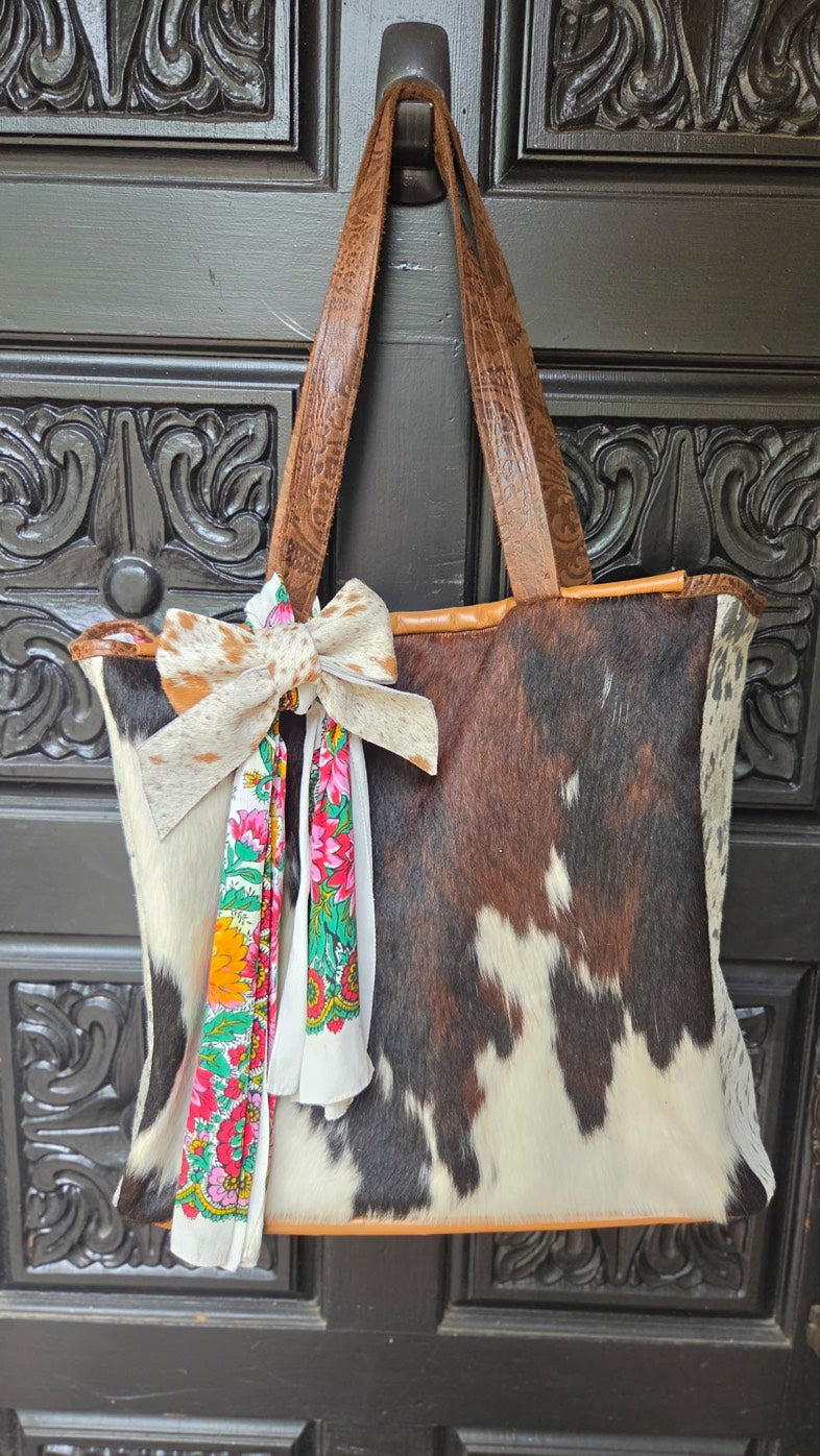 Bow Clip - Genuine Cowhide - White and Brown