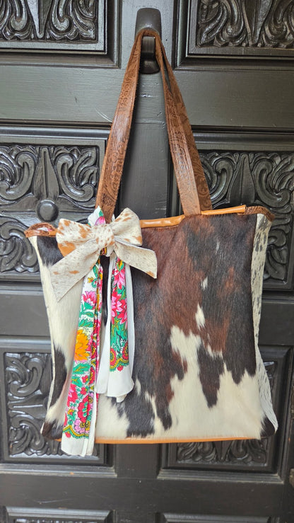 Bow Clip - Genuine Cowhide - White and Brown