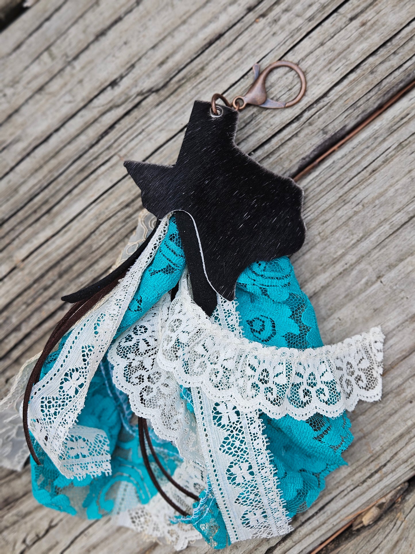 Black Cowhide Texas Zipper Pull