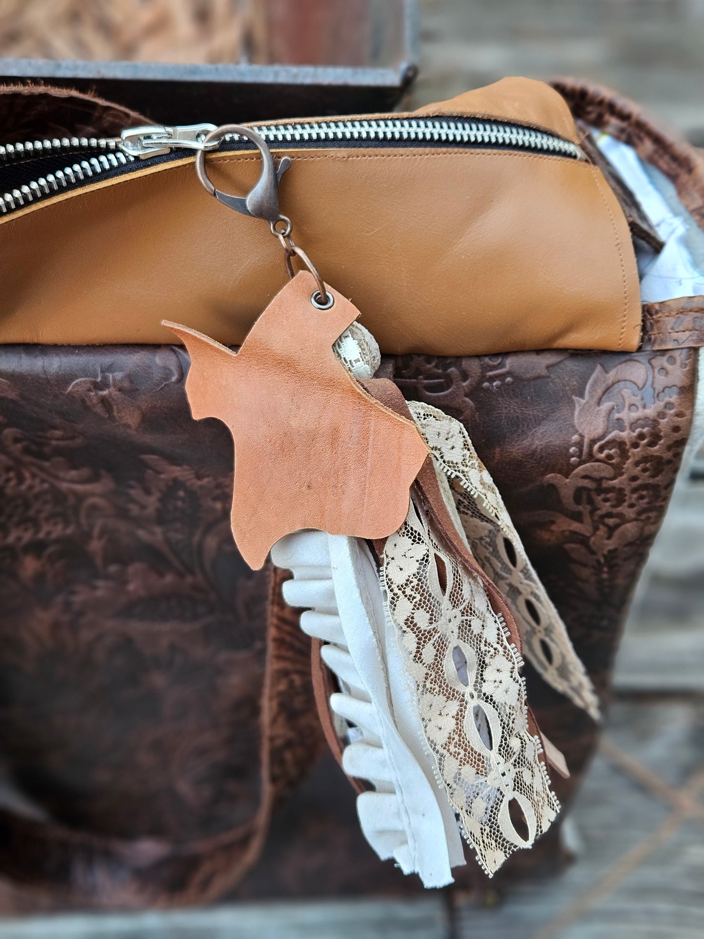 Brown Leather Texas Zipper Pull